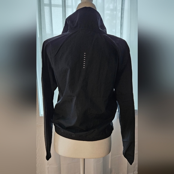 NIKE ACTIVE JACKET - Picture 9 of 10